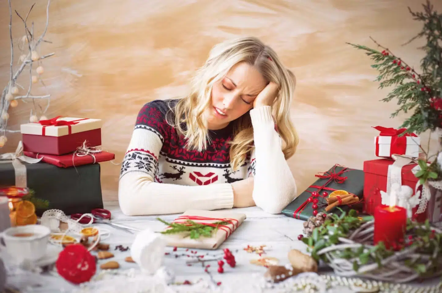 Navigating the Holiday Hustle: Psychology-Based Tips for a Merry and Mindful Christmas